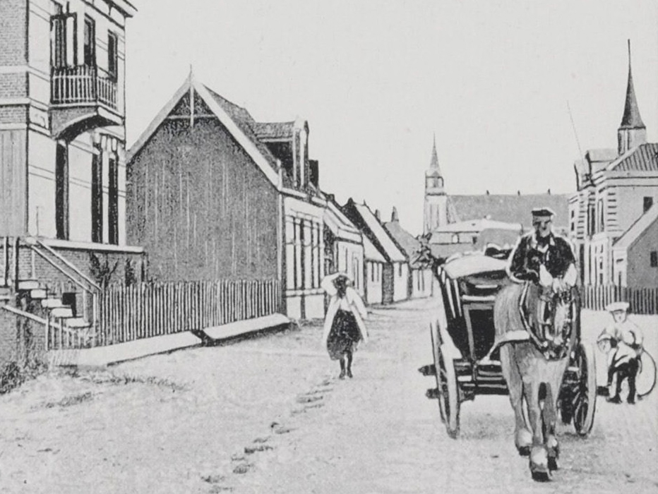Historische foto van de Voorstraat in Egmond aan Zee uit 1904
